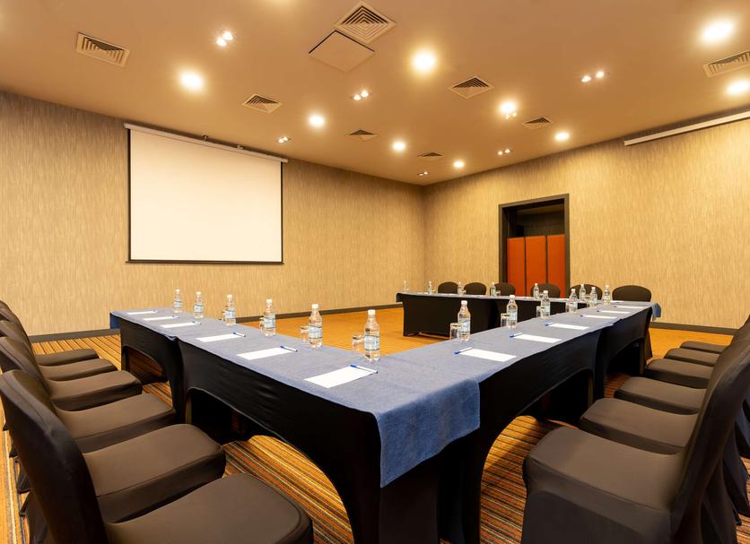 Ruang konferensi Foto