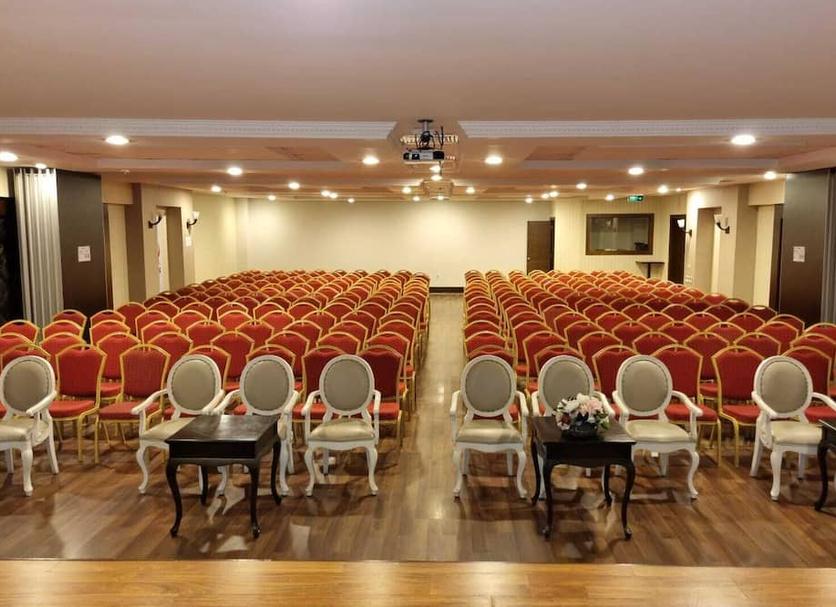 Ruang konferensi Foto