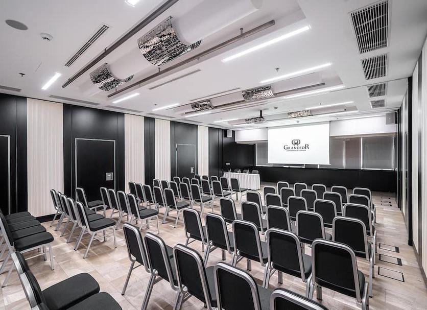 Ruang konferensi Foto