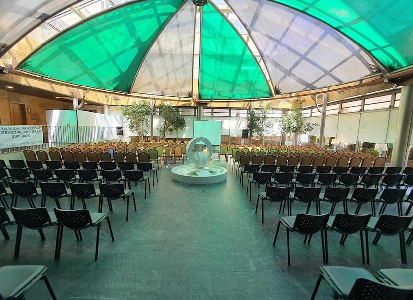 Ruang konferensi Foto