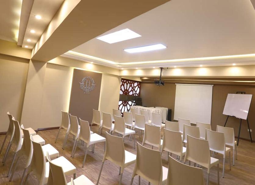 Ruang konferensi Foto