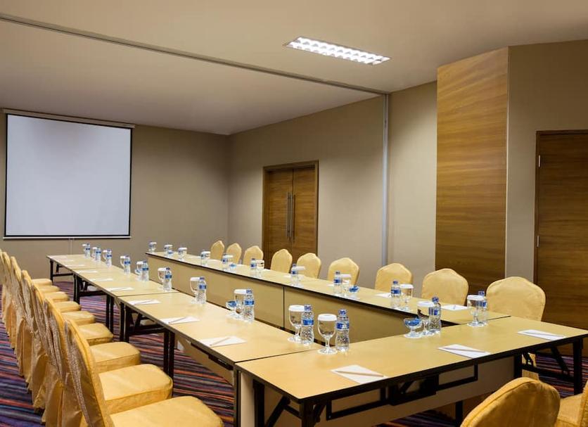 Ruang konferensi Foto