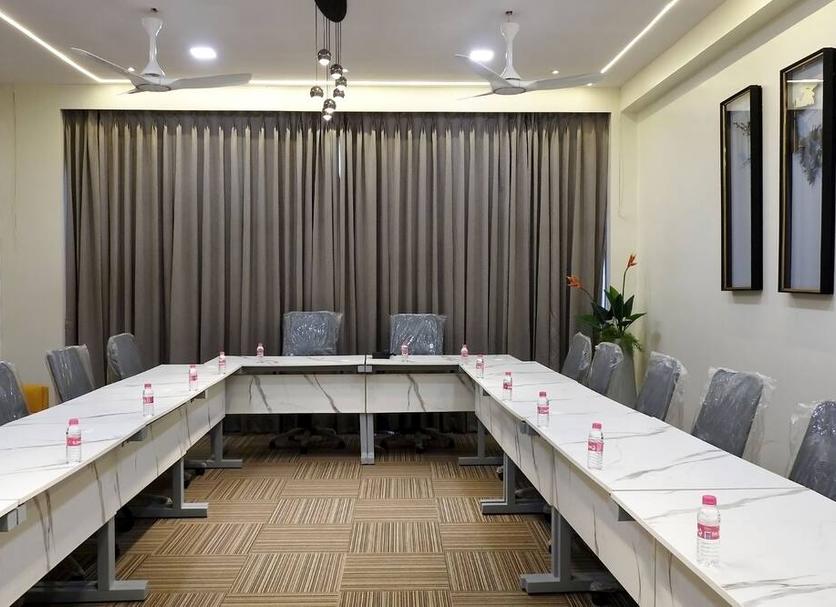 Ruang konferensi Foto