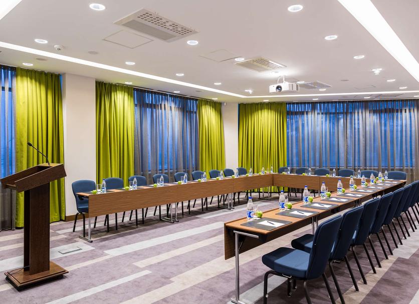 Ruang konferensi Foto