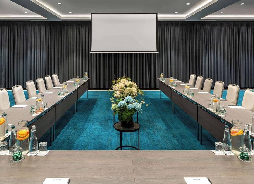 Ruang konferensi Foto