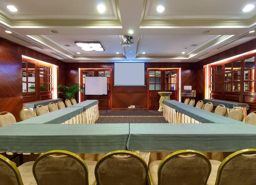 Ruang konferensi Foto