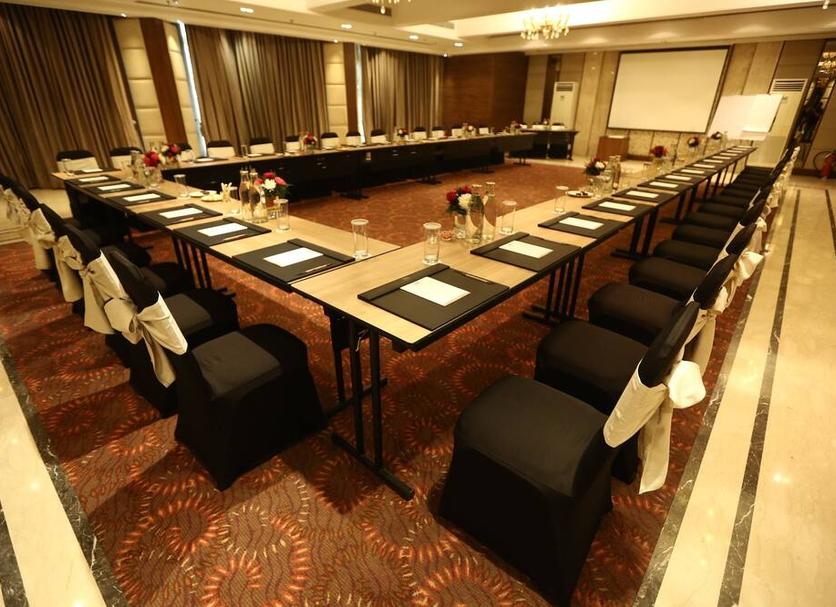 Ruang konferensi Foto