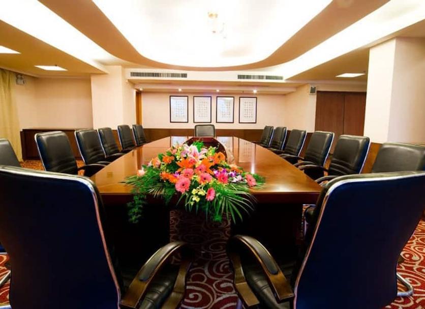 Ruang konferensi Foto