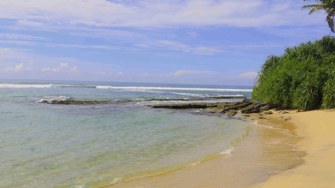 Akash villa mirissa