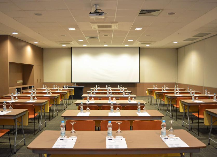 Ruang konferensi Foto