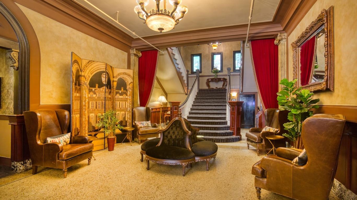 Marqueen Hotel