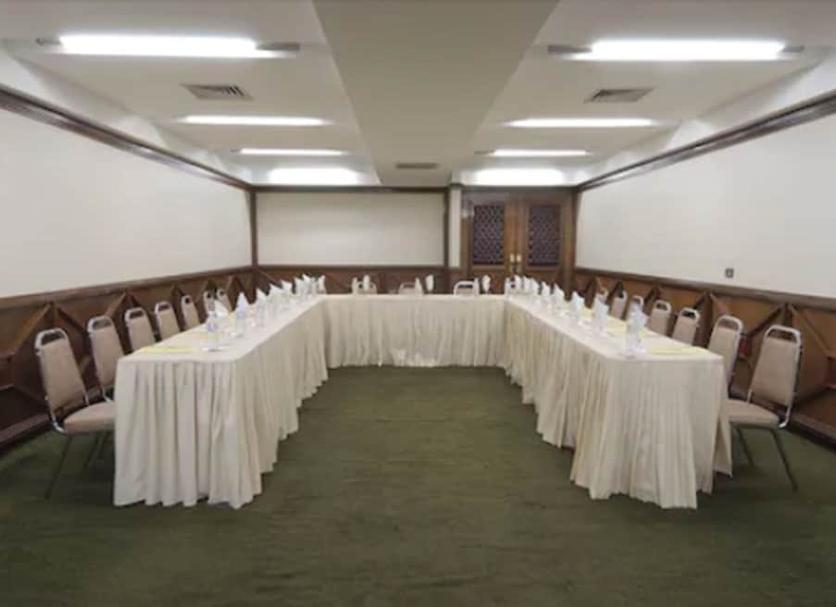 Ruang konferensi Foto