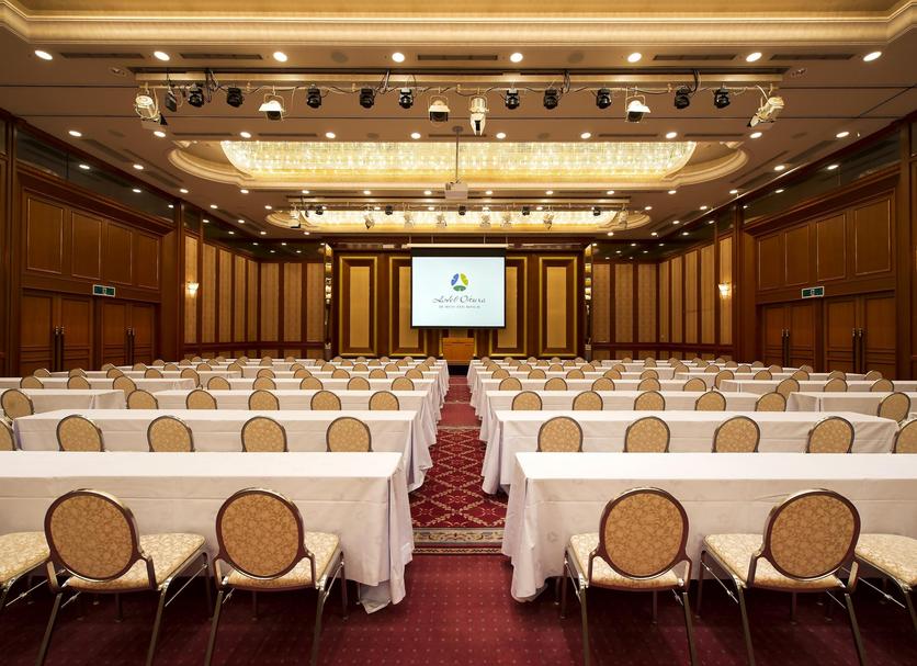 Ruang konferensi Foto