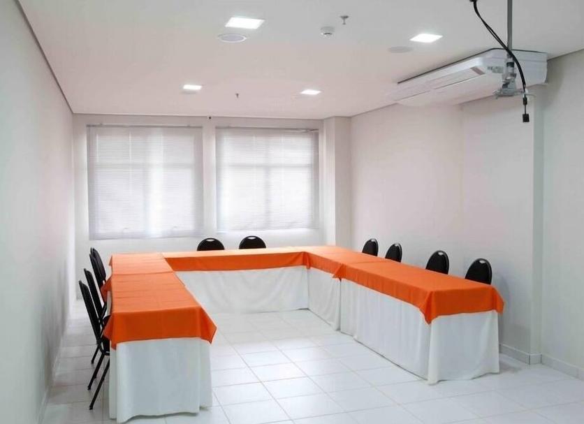 Ruang konferensi Foto