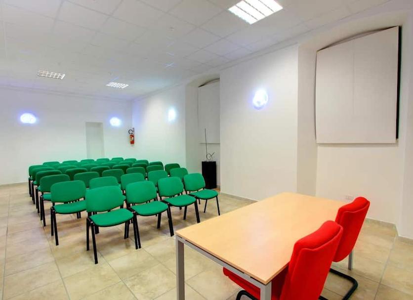 Ruang konferensi Foto