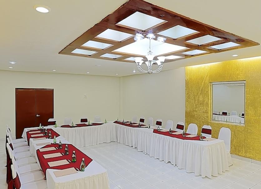 Ruang konferensi Foto