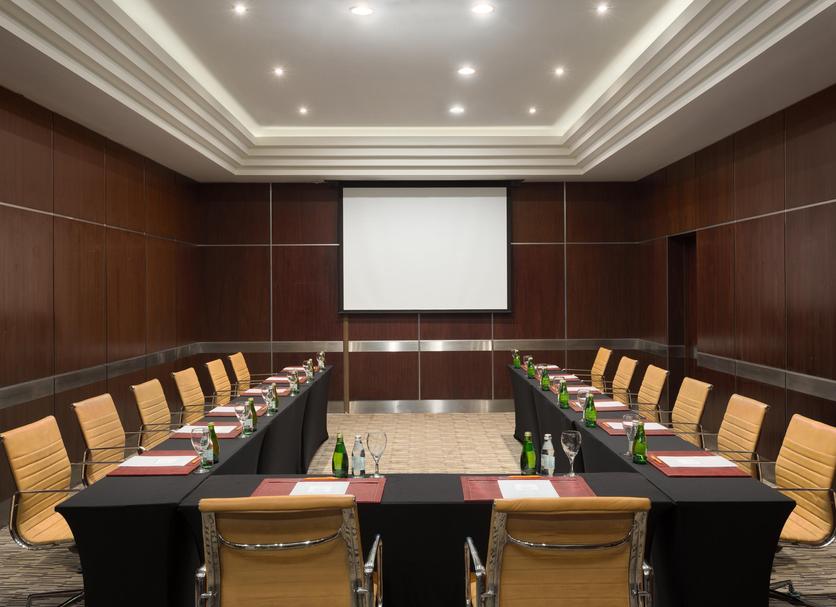 Ruang konferensi Foto