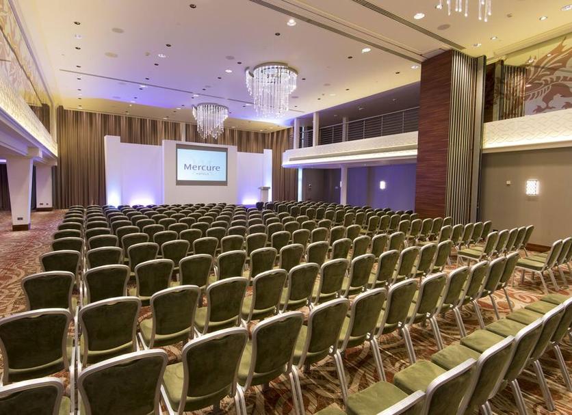 Ruang konferensi Foto