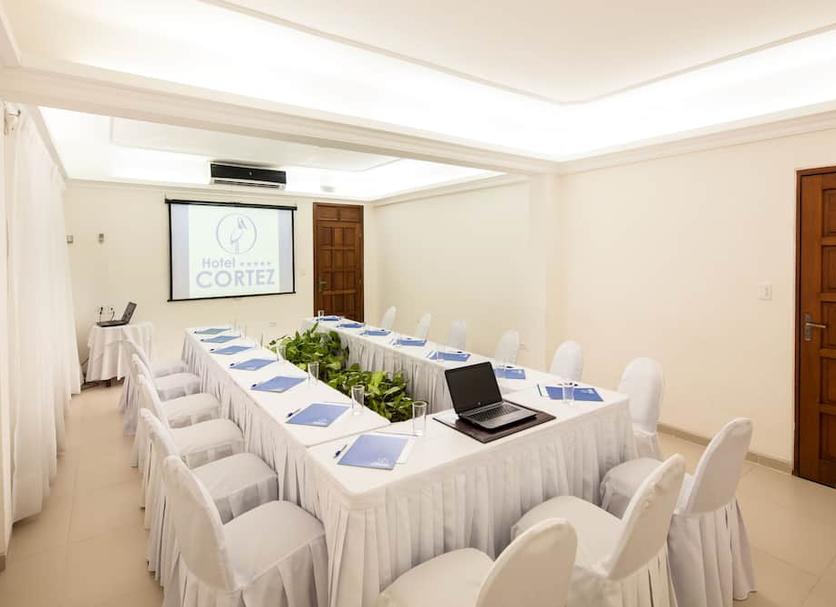 Ruang konferensi Foto