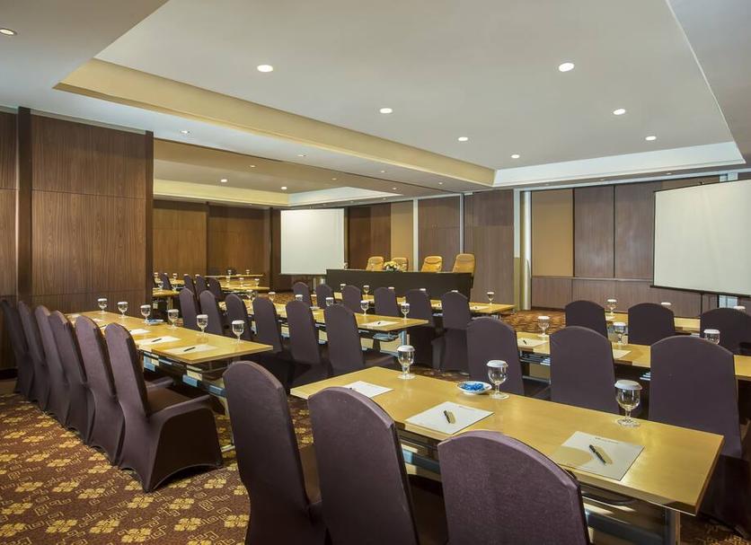 Ruang konferensi Foto