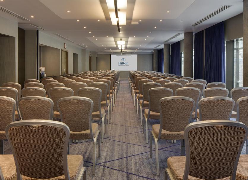 Ruang konferensi Foto