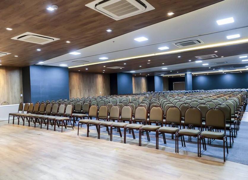 Ruang konferensi Foto
