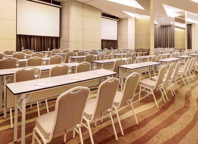 Ruang konferensi Foto