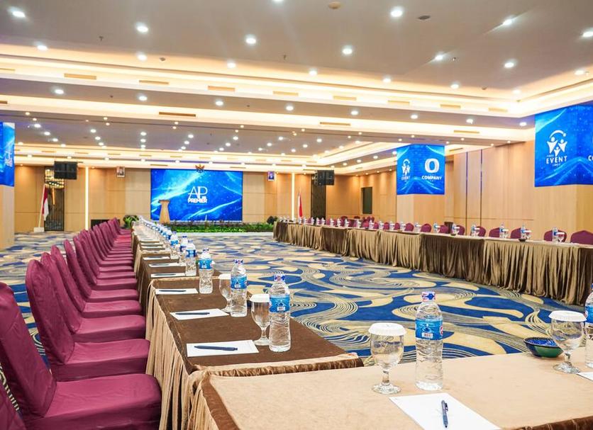 Ruang konferensi Foto