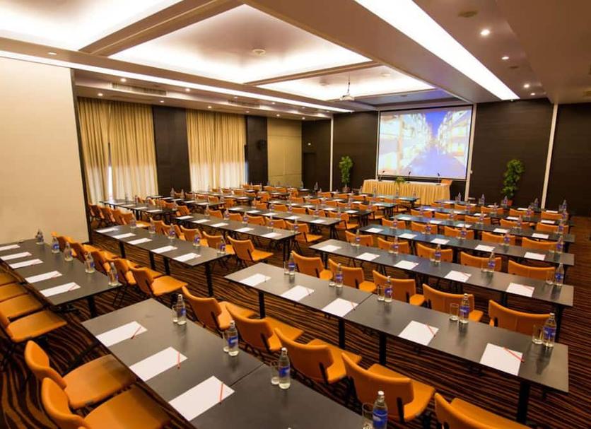 Ruang konferensi Foto