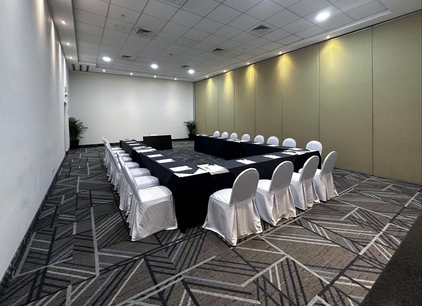 Ruang konferensi Foto