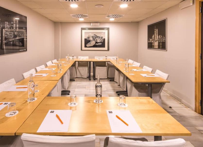 Ruang konferensi Foto