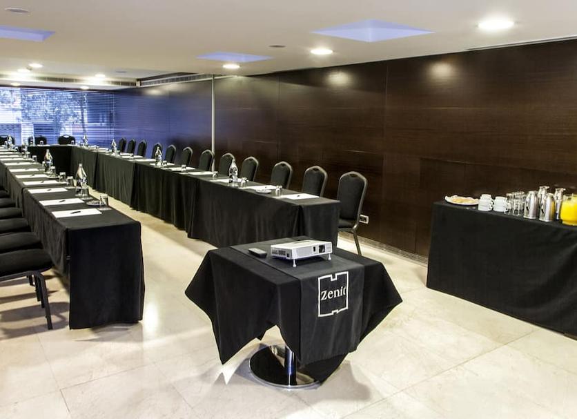 Ruang konferensi Foto