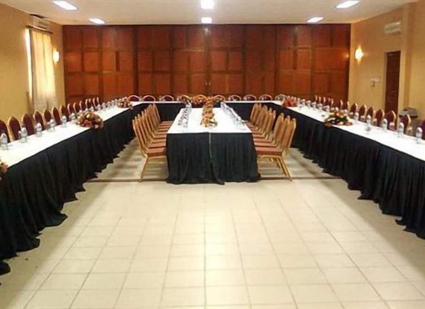 Ruang konferensi Foto