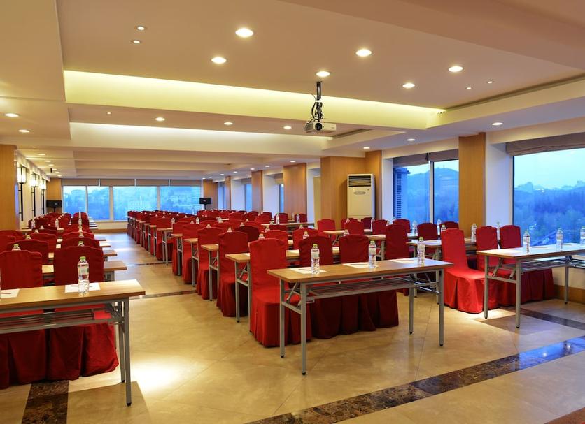 Ruang konferensi Foto