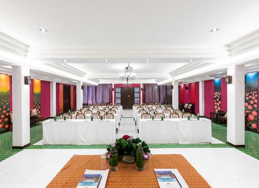 Ruang konferensi Foto