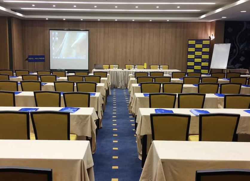 Ruang konferensi Foto