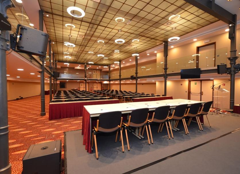 Ruang konferensi Foto