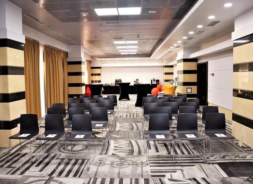 Ruang konferensi Foto
