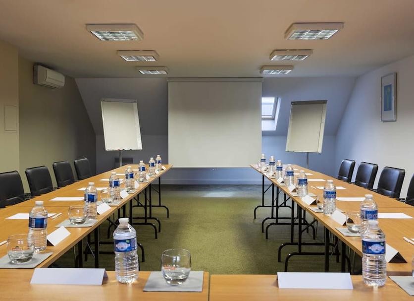 Ruang konferensi Foto