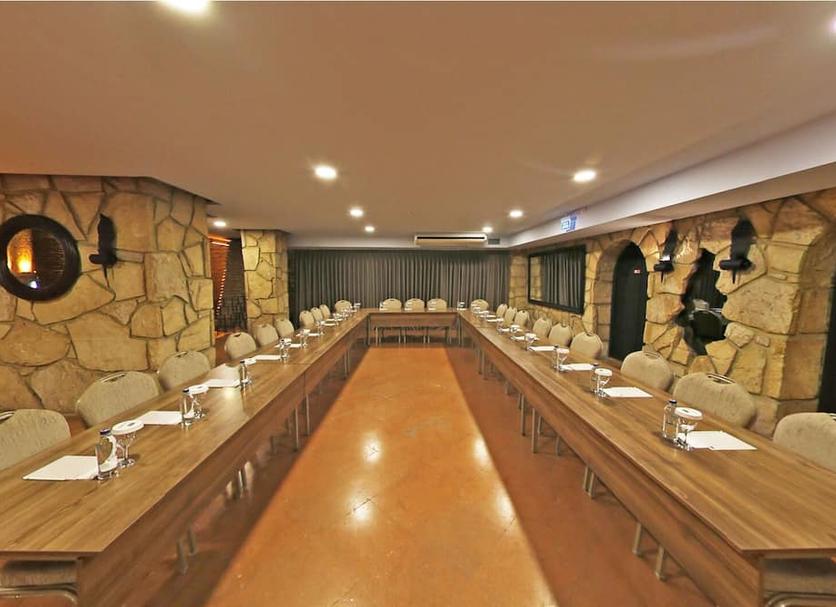 Ruang konferensi Foto