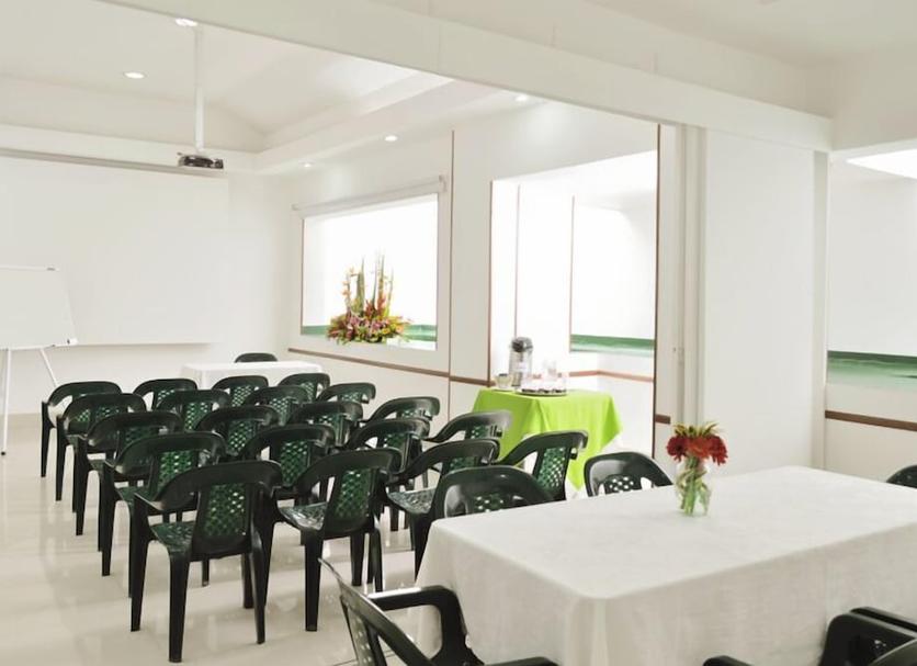 Ruang konferensi Foto