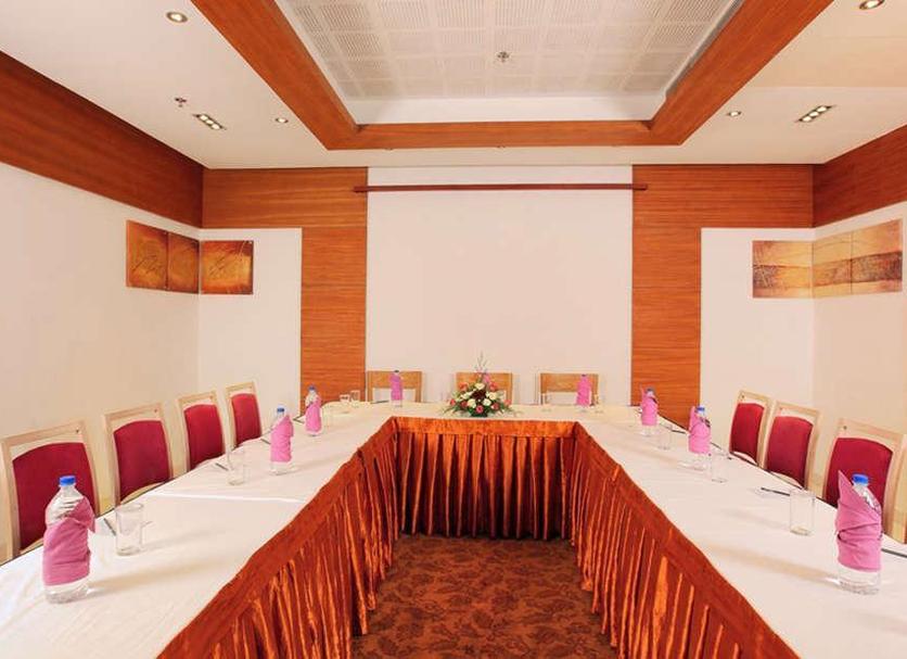 Ruang konferensi Foto
