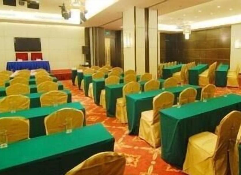 Ruang konferensi Foto