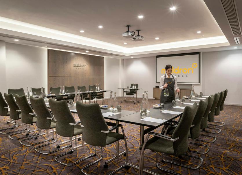 Ruang konferensi Foto