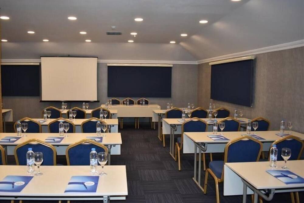 Ruang konferensi