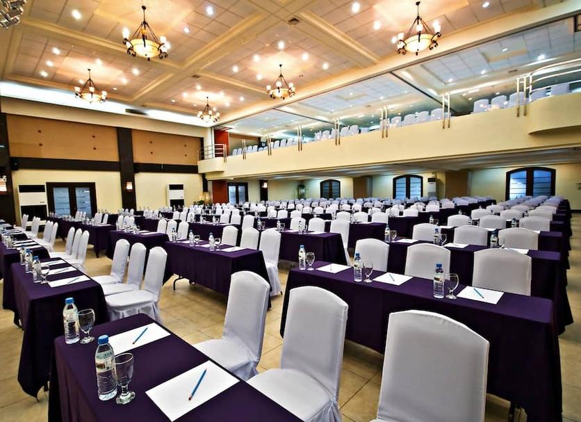 Ruang konferensi Foto
