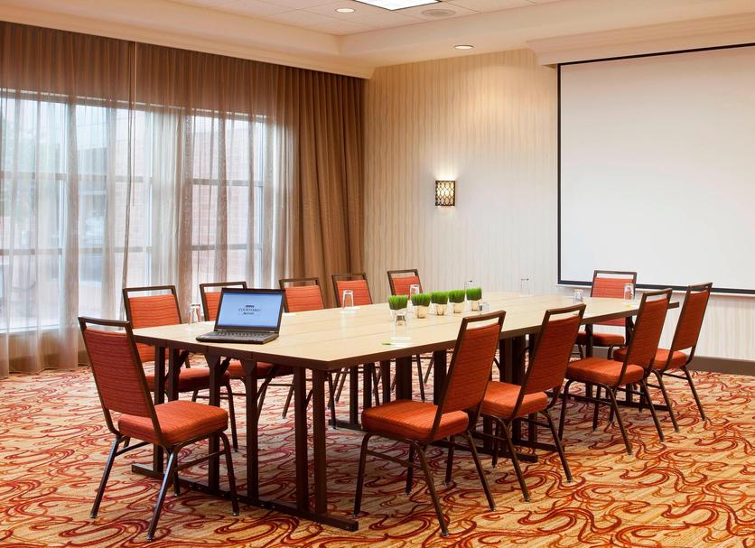 Ruang konferensi Foto