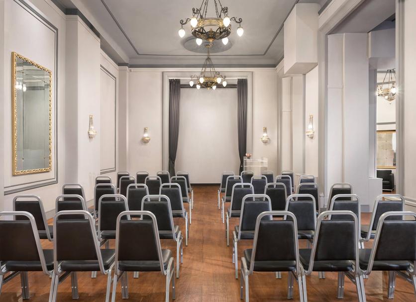 Ruang konferensi Foto