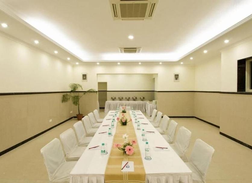 Ruang konferensi Foto