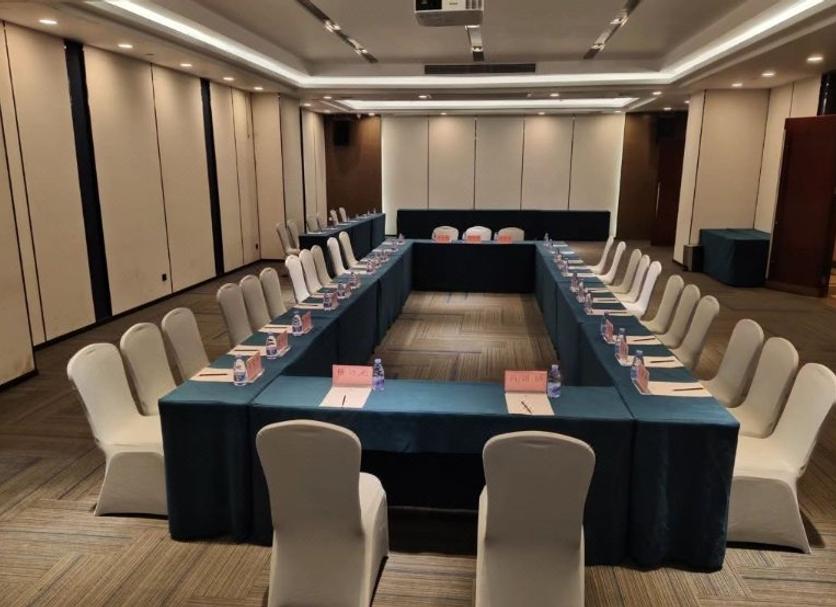 Ruang konferensi Foto